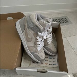 Women’s Jordan - suede grey